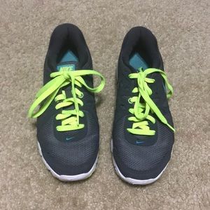 Women’s Nike revolution 2 shoes